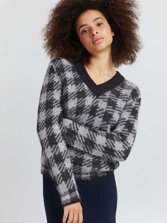 черный в клетку