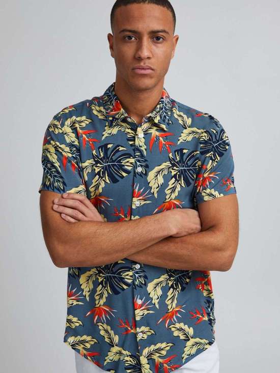 синий узорчатый