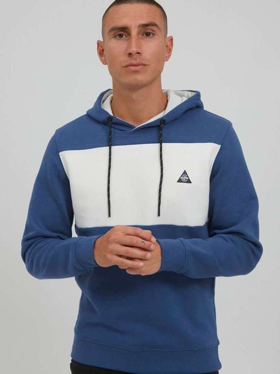 синий узорчатый