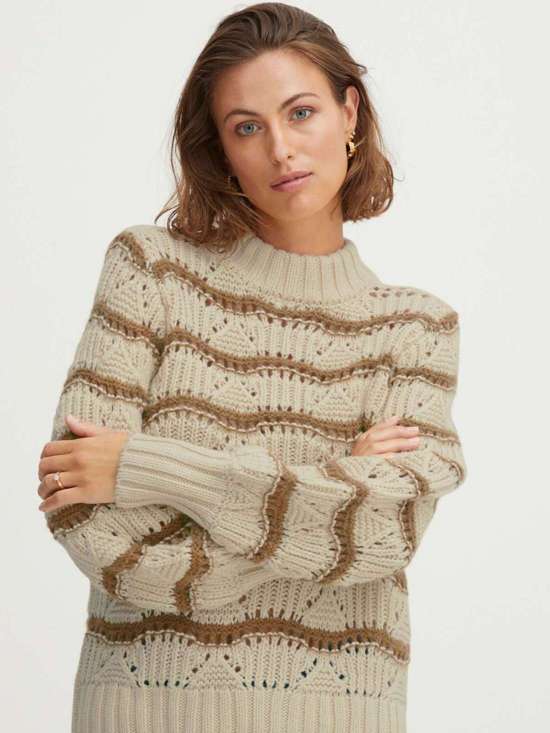 бежевый пестрый