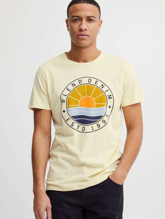 бежевый пестрый