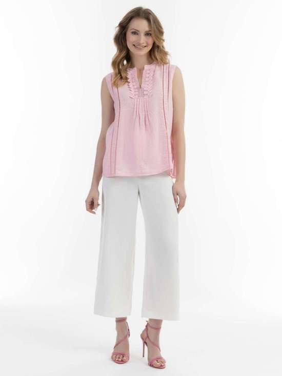 розовый узорчатый