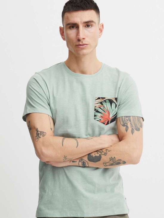 зеленый узорчатый