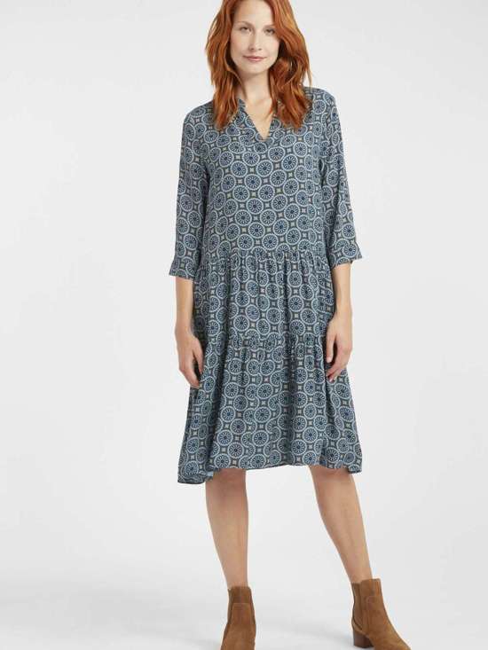 синий узорчатый