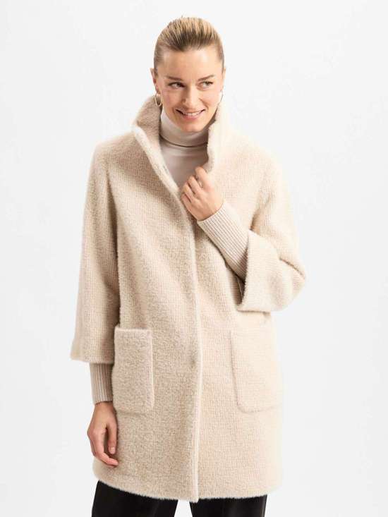 бежевый клетчатый