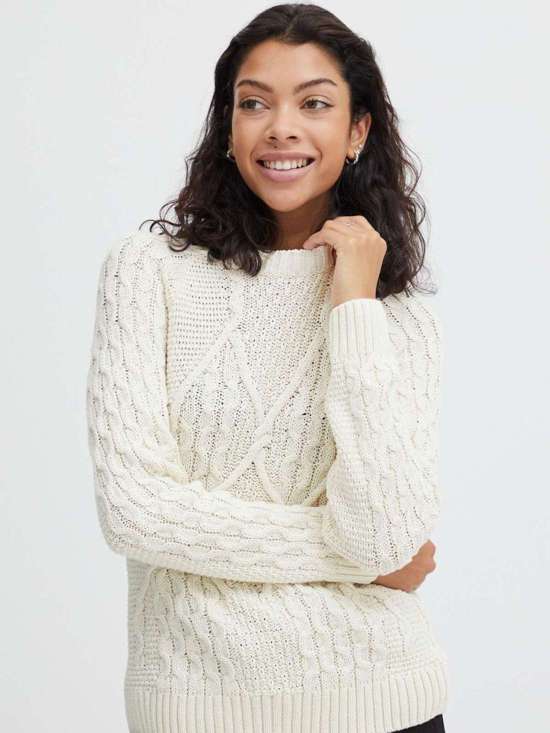 белый узорчатый