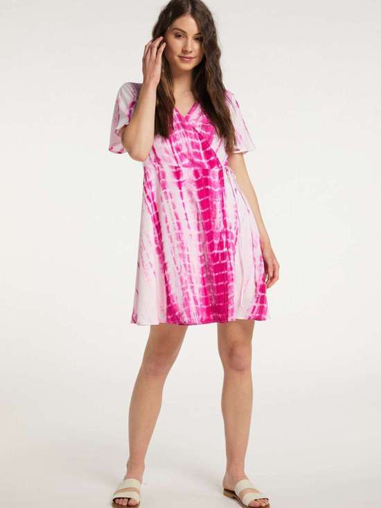 ярко-розовый узорчатый