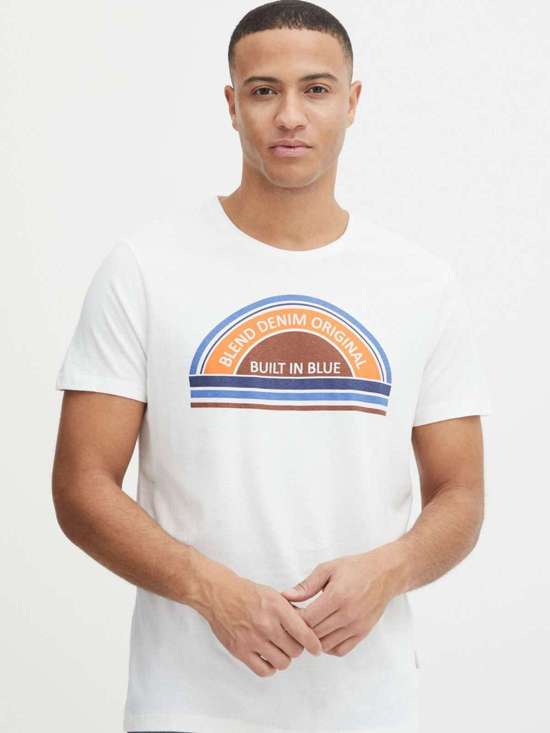 белый узорчатый