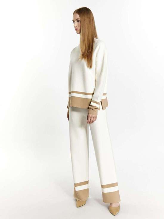 бежевый в полоску