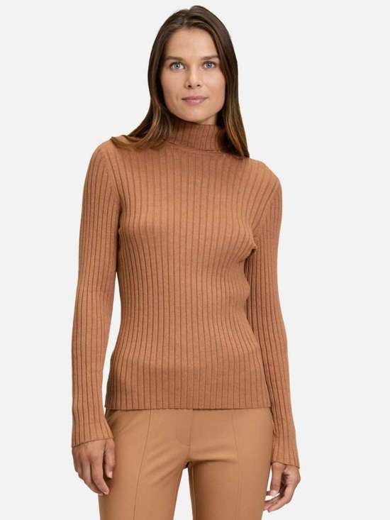 коричневый