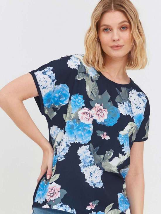 синий узорчатый