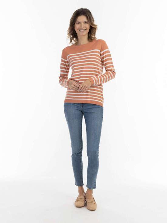 белый в полоску