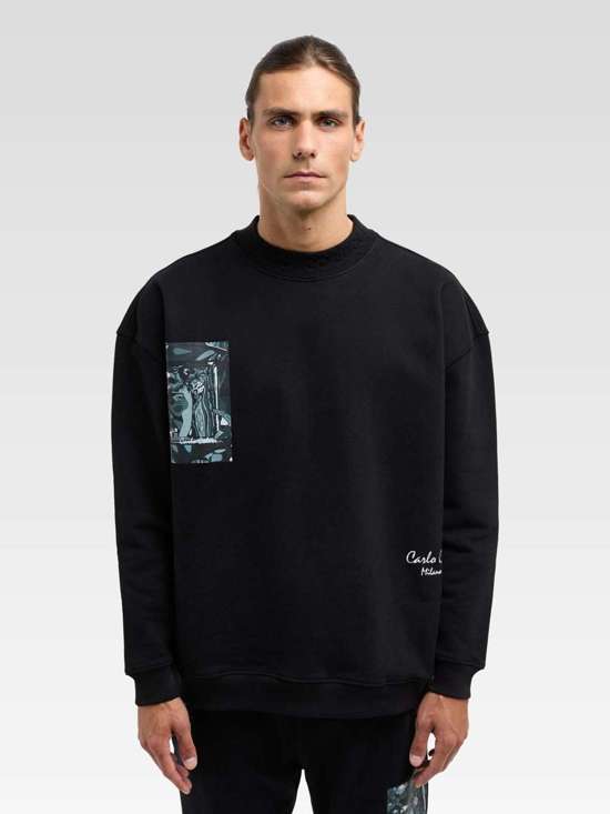 белый узорчатый