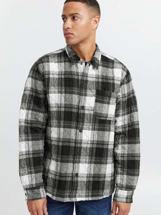 черный в клетку