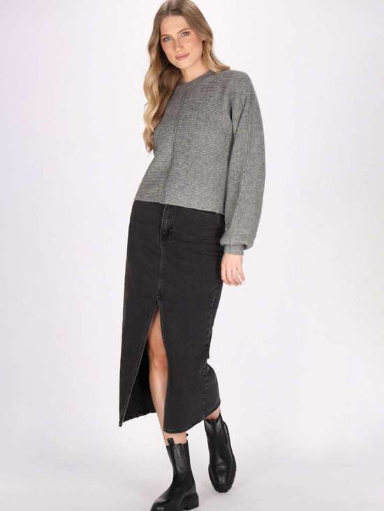 серый полосатый