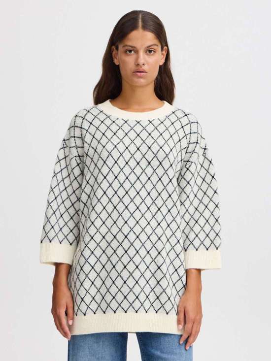 белый узорчатый