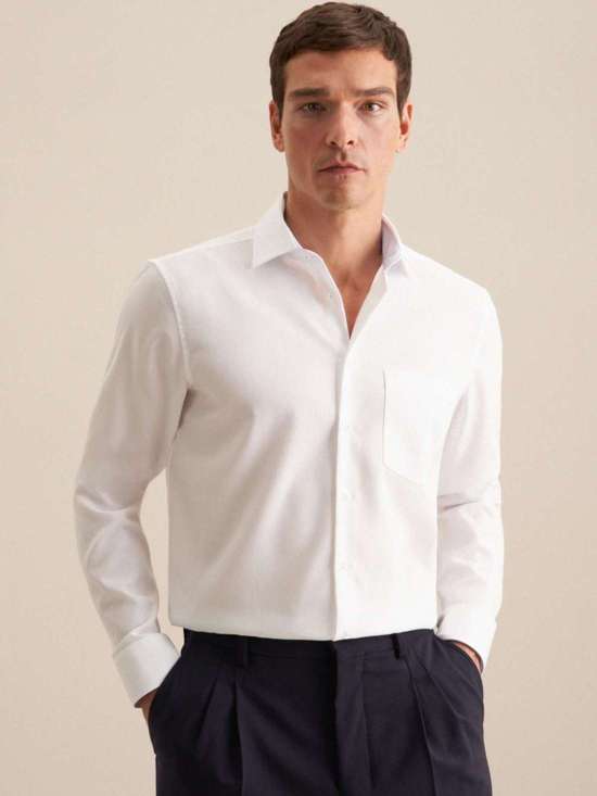 белый узорчатый