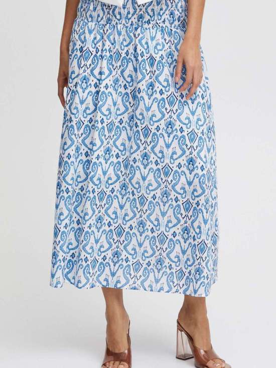 синий узорчатый