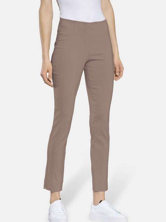 коричневый