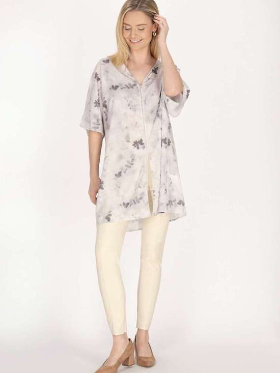 серый узорчатый