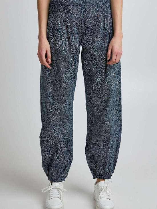 синий узорчатый