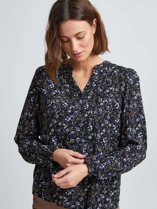 синий узорчатый