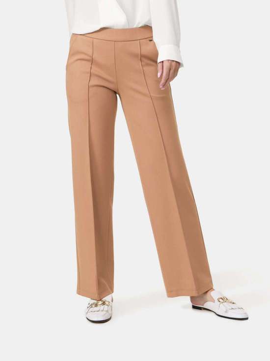 коричневый