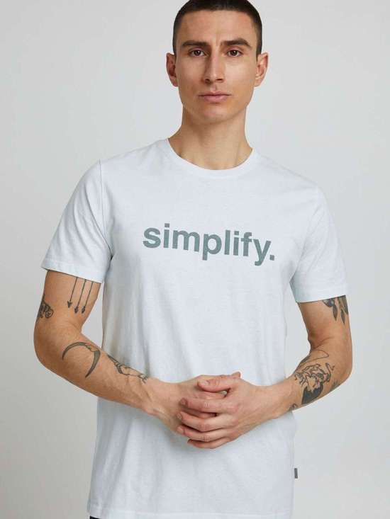 белый с рисунком