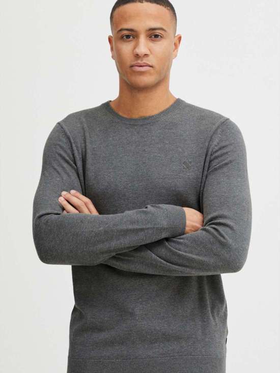 серый узорчатый