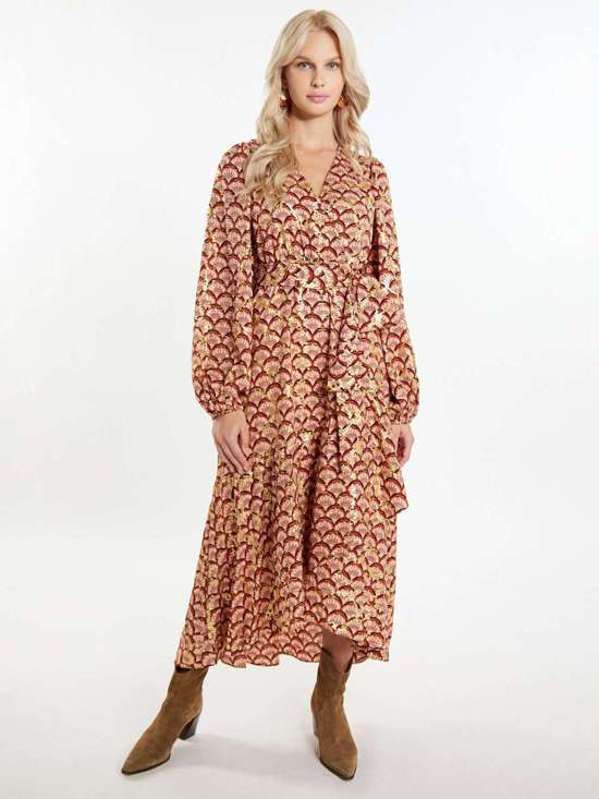 бежевый пестрый