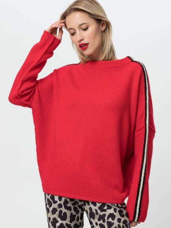 красный узорчатый