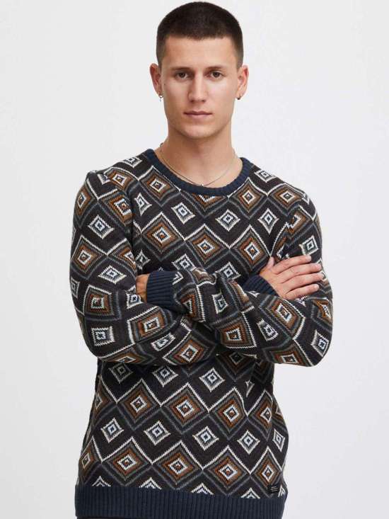 синий узорчатый