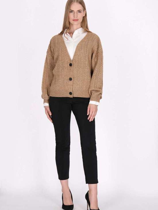 бежевый пестрый