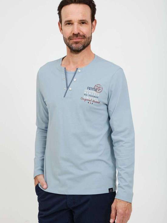 голубой с рисунком