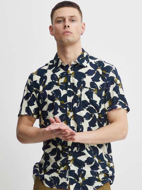 бежевый пестрый