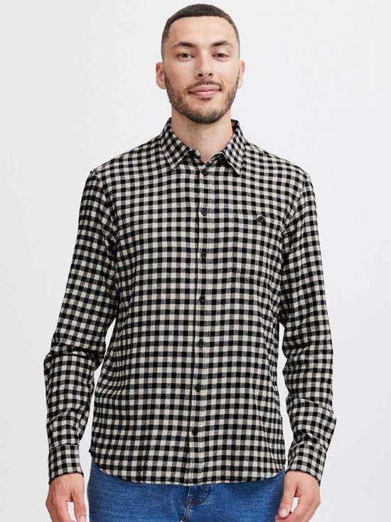 черный в клетку