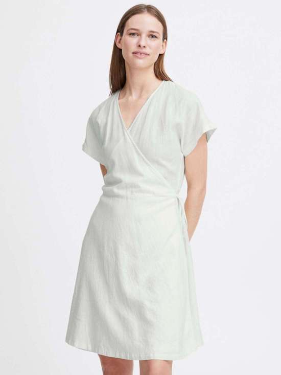 белый узорчатый