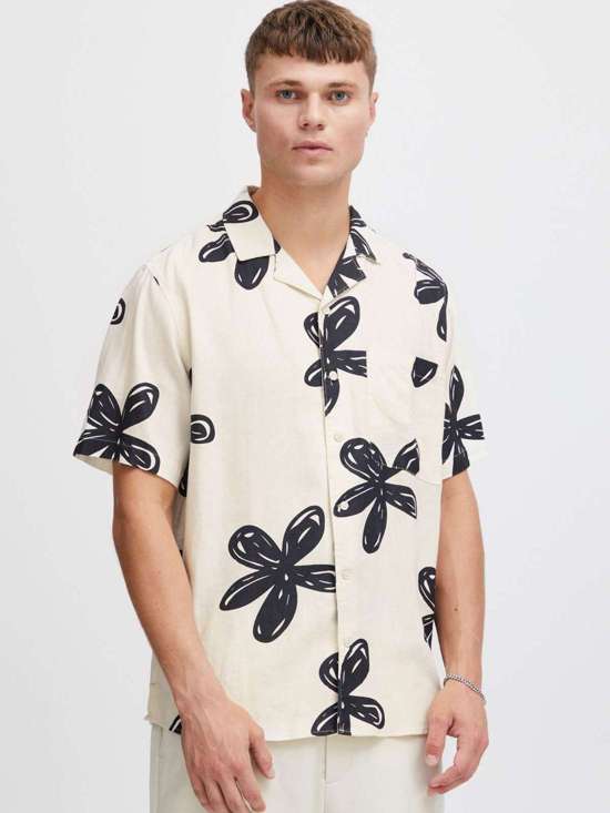 белый узорчатый