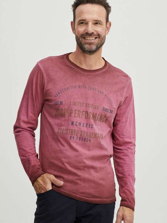 красный с рисунком