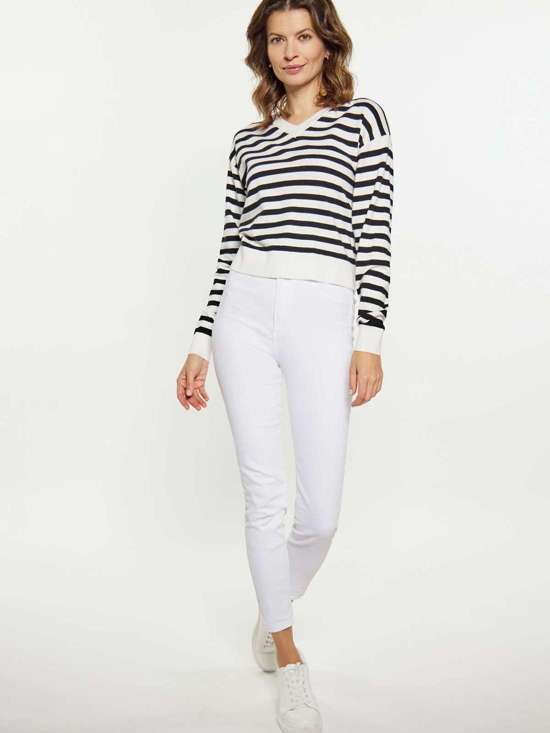 белый в полоску