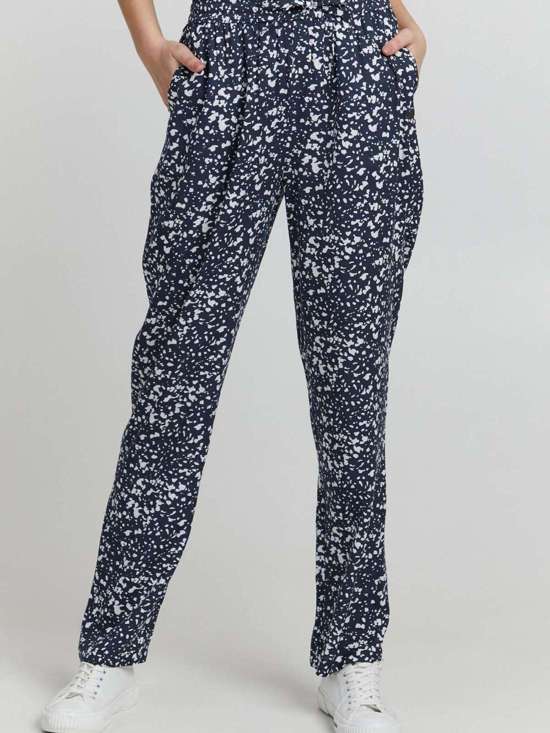 синий узорчатый