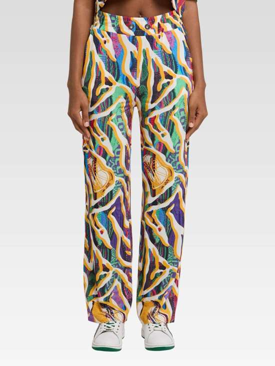 белый узорчатый