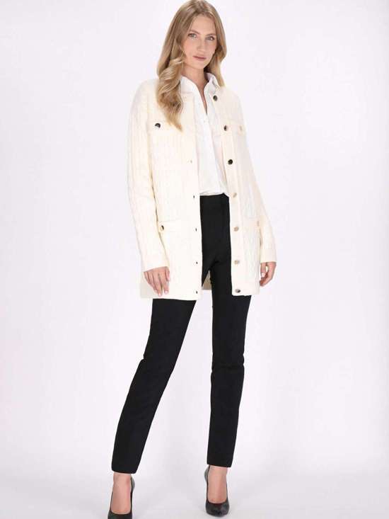 белый узорчатый