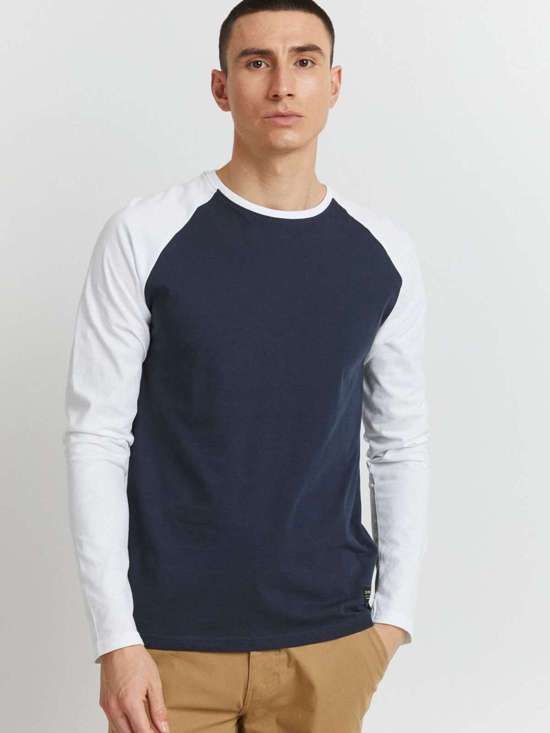 синий узорчатый