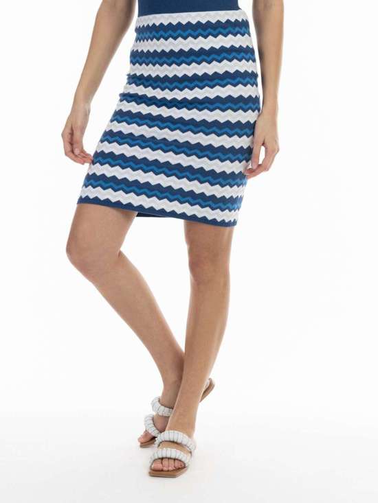 синий узорчатый