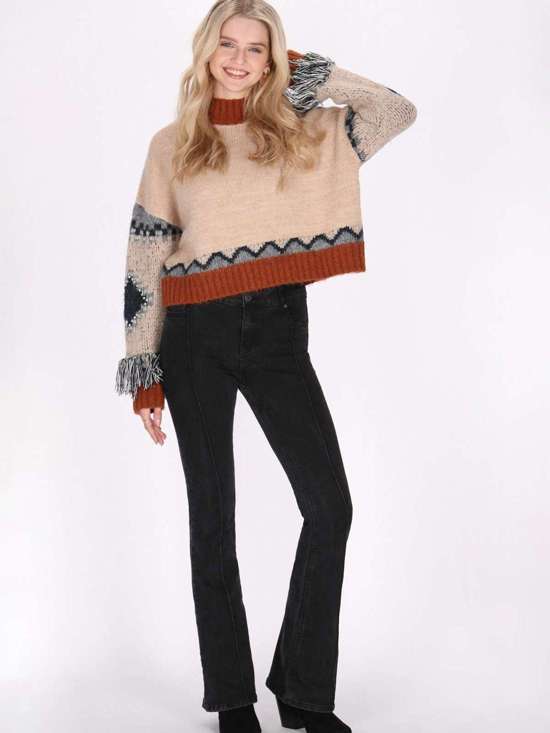 бежевый пестрый