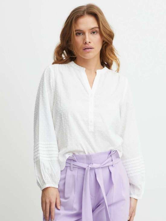 белый узорчатый