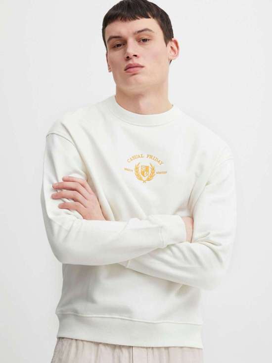 белый узорчатый