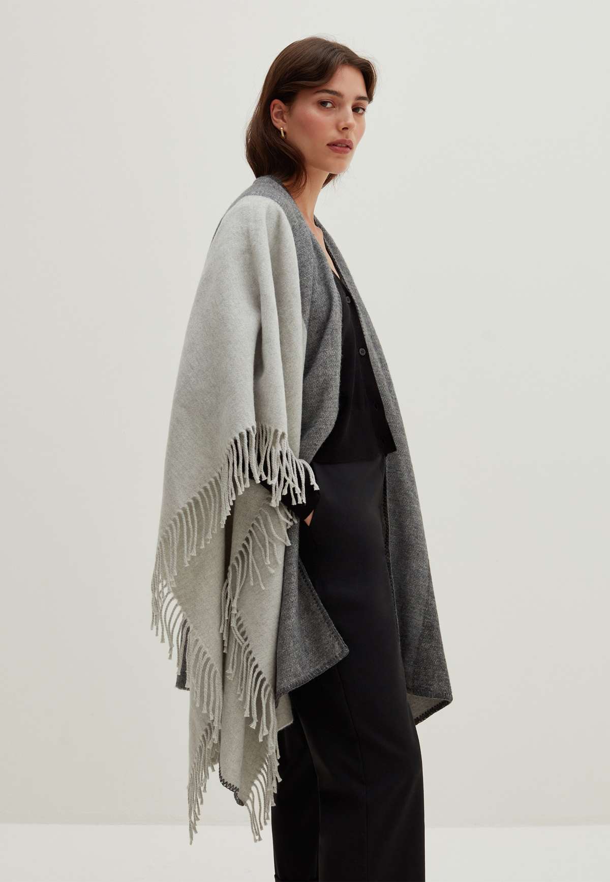 Пончо OVERSIZED PONCHO WITH FRINGE