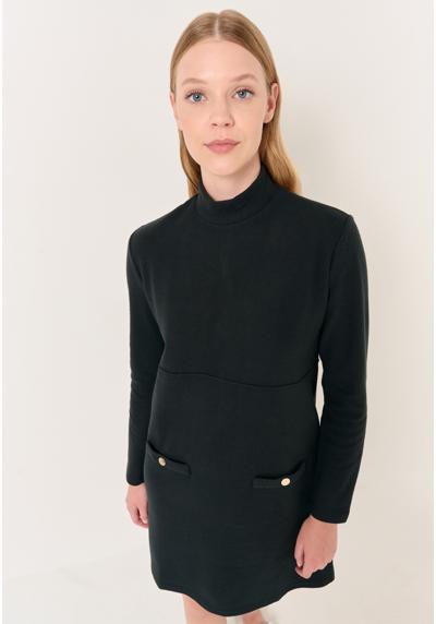 Трикотажное платье TURTLENECK LONG SLEEVED MINI FILLET POCKETS